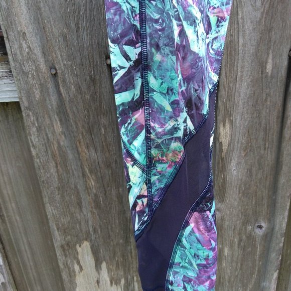 Lululemon print leggings mesh inserts zip pockets - Picture 3 of 8